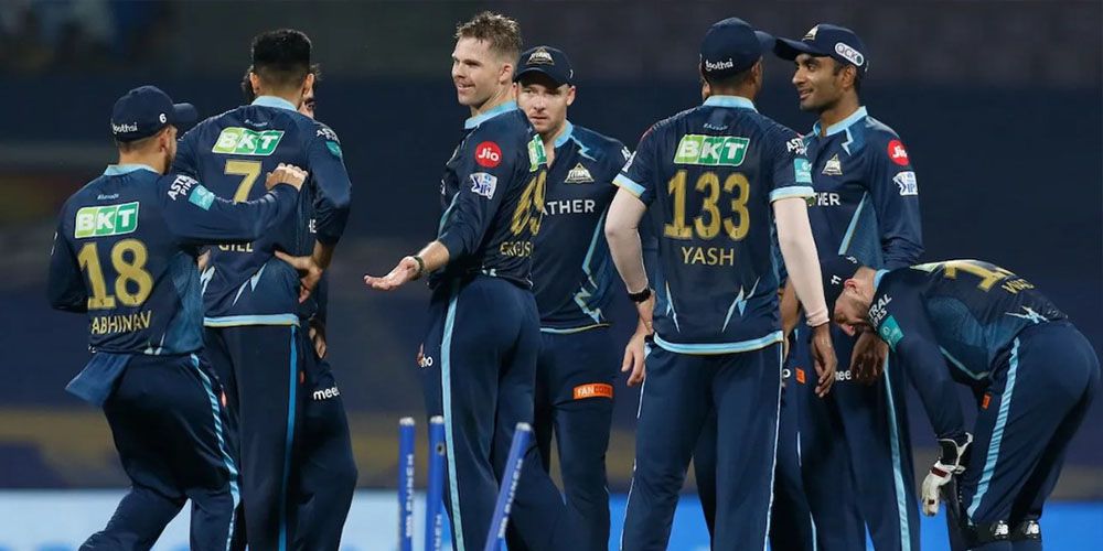 आईपीएल क्रिकेटको पहिलो क्वालिफायरमा आज रोयल बैंगलोर र गुजरात टाइटन्सबीच प्रतिस्पर्धा हुँदै